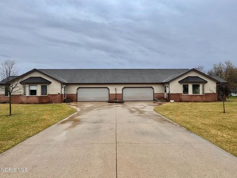 Photo of 226 Greenfield Drive, Bryan, OH 43506 (MLS # 10004961)