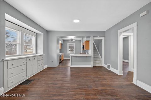 Tiny photo for 3809 Homewood Avenue, Toledo, OH 43612 (MLS # 10003936)