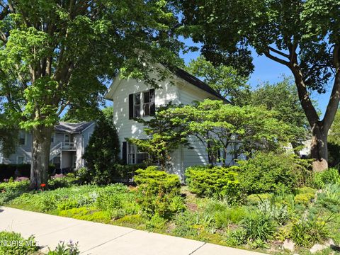Photo of 435 S Church Street, Bowling Green, OH 43402 (MLS # 10008236)