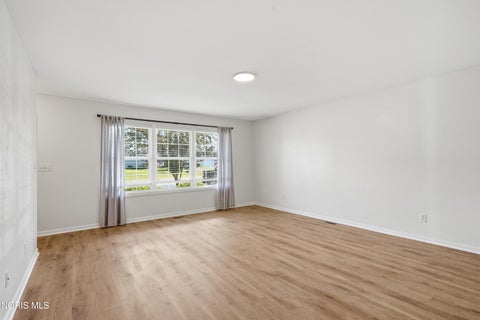 Tiny photo for 1007 Crystal Lane, Findlay, OH 45840 (MLS # 10009325)
