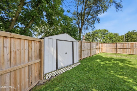 Tiny photo for 1007 Crystal Lane, Findlay, OH 45840 (MLS # 10009325)