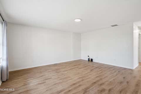 Tiny photo for 1007 Crystal Lane, Findlay, OH 45840 (MLS # 10009325)