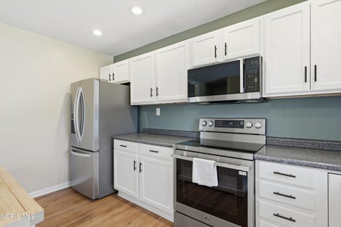 Tiny photo for 1007 Crystal Lane, Findlay, OH 45840 (MLS # 10009325)
