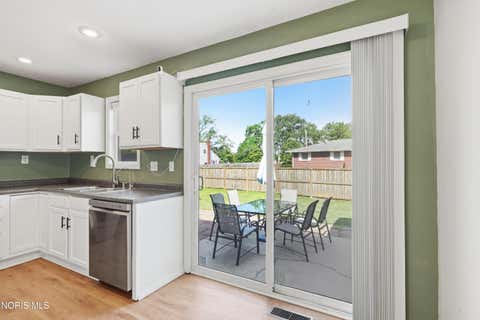 Tiny photo for 1007 Crystal Lane, Findlay, OH 45840 (MLS # 10009325)