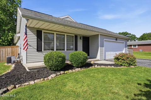 Tiny photo for 1007 Crystal Lane, Findlay, OH 45840 (MLS # 10009325)