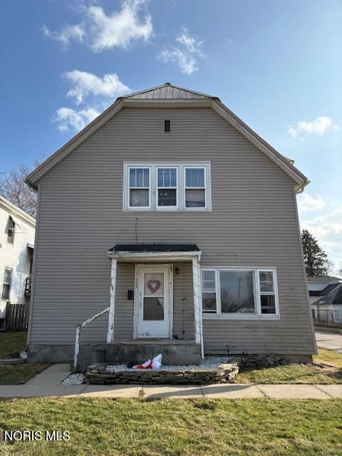 Photo of 565 W Fremont Street, Fostoria, OH 44830 (MLS # 10004994)