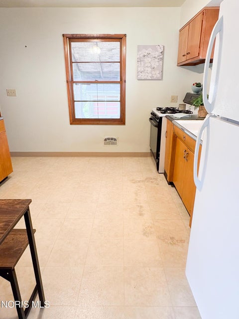 Tiny photo for 1937 Bonfield Drive, Toledo, OH 43609 (MLS # 10010457)