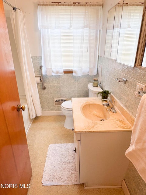 Tiny photo for 1937 Bonfield Drive, Toledo, OH 43609 (MLS # 10010457)