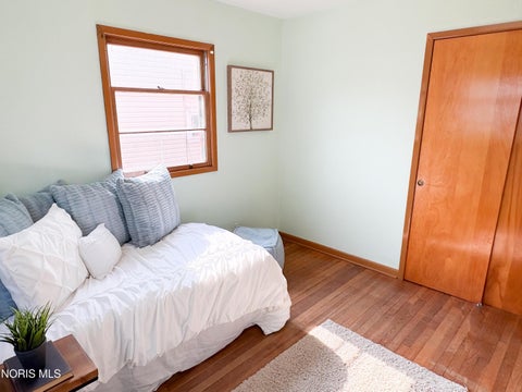Tiny photo for 1937 Bonfield Drive, Toledo, OH 43609 (MLS # 10010457)