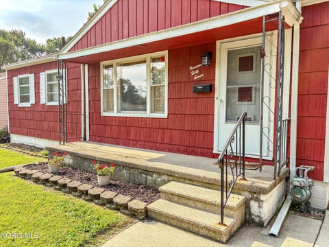 Tiny photo for 1937 Bonfield Drive, Toledo, OH 43609 (MLS # 10010457)