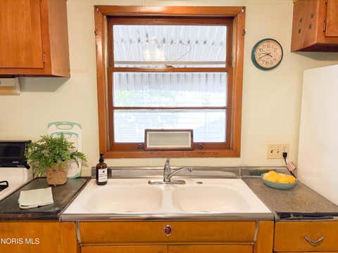 Tiny photo for 1937 Bonfield Drive, Toledo, OH 43609 (MLS # 10010457)