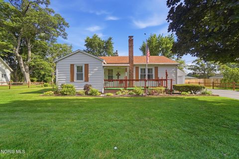Homes For Sale - 20240 Oak Street<br/> Wood County, Weston, OH 43569
