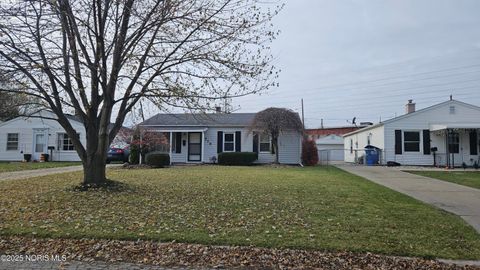 Photo of 719 Reineck Drive, Toledo, OH 43605 (MLS # 10001739)