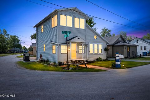 Photo of 2939 Co Rd 206, Fremont, OH 43420 (MLS # 10006969)