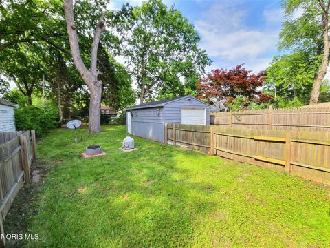 Tiny photo for 2316 Ward Street, Toledo, OH 43609 (MLS # 10008316)