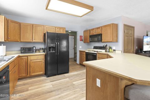 Tiny photo for 28151 Schriber Street, Walbridge, OH 43465 (MLS # 10002939)