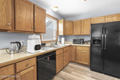 Tiny photo for 28151 Schriber Street, Walbridge, OH 43465 (MLS # 10002939)