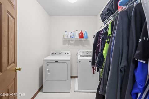 Tiny photo for 28151 Schriber Street, Walbridge, OH 43465 (MLS # 10002939)