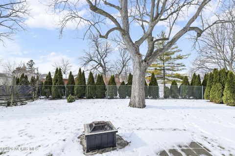 Tiny photo for 28151 Schriber Street, Walbridge, OH 43465 (MLS # 10002939)