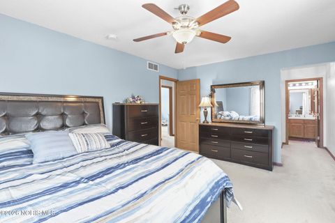 Tiny photo for 28151 Schriber Street, Walbridge, OH 43465 (MLS # 10002939)