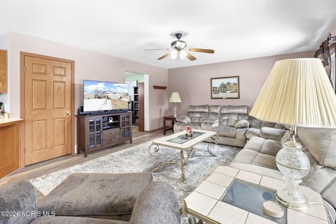 Tiny photo for 28151 Schriber Street, Walbridge, OH 43465 (MLS # 10002939)