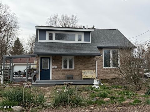 Photo of 5718 Rambo Lane, Toledo, OH 43623 (MLS # 10005562)