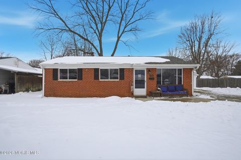 Photo of 636 Woodward Avenue, Fostoria, OH 44830 (MLS # 10003795)