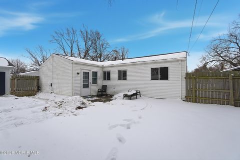 Tiny photo for 636 Woodward Avenue, Fostoria, OH 44830 (MLS # 10003795)