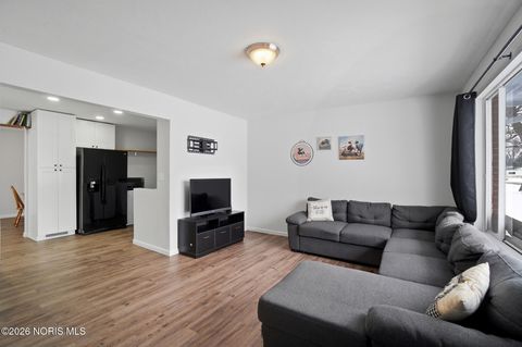 Tiny photo for 636 Woodward Avenue, Fostoria, OH 44830 (MLS # 10003795)