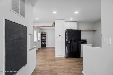 Tiny photo for 636 Woodward Avenue, Fostoria, OH 44830 (MLS # 10003795)