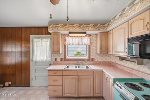 Tiny photo for 2445 Cherry Hill Road, Toledo, OH 43615 (MLS # 10010922)