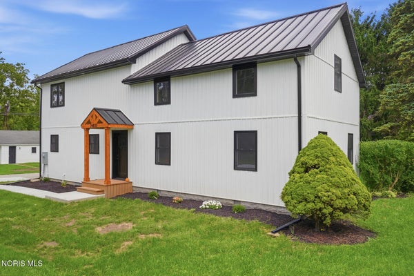24410 W 2ND ST, GRAND RAPIDS, OH 43522 - Image b755f71c1516adc8d97413bb4f663d94/2231654481