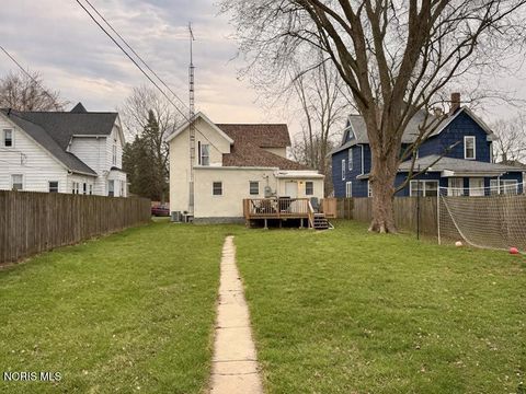 Tiny photo for 911 N Main Street, Fostoria, OH 44830 (MLS # 10005389)
