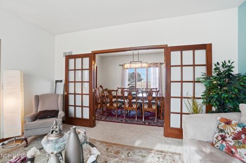 Tiny photo for 2118 S Lake Court, Findlay, OH 45840 (MLS # 10006008)