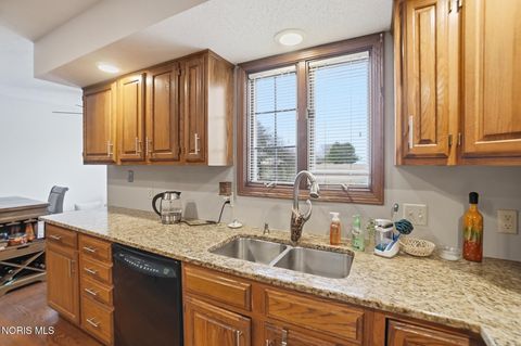 Tiny photo for 2118 S Lake Court, Findlay, OH 45840 (MLS # 10006008)