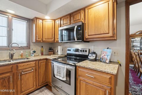 Tiny photo for 2118 S Lake Court, Findlay, OH 45840 (MLS # 10006008)