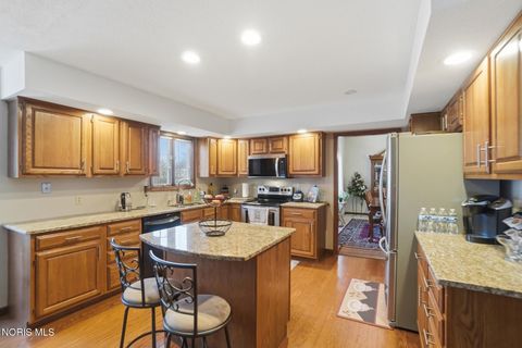 Tiny photo for 2118 S Lake Court, Findlay, OH 45840 (MLS # 10006008)