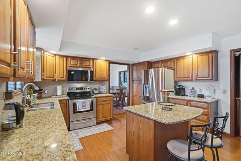 Tiny photo for 2118 S Lake Court, Findlay, OH 45840 (MLS # 10006008)