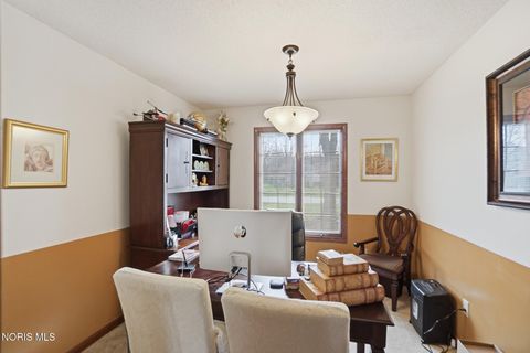 Tiny photo for 2118 S Lake Court, Findlay, OH 45840 (MLS # 10006008)