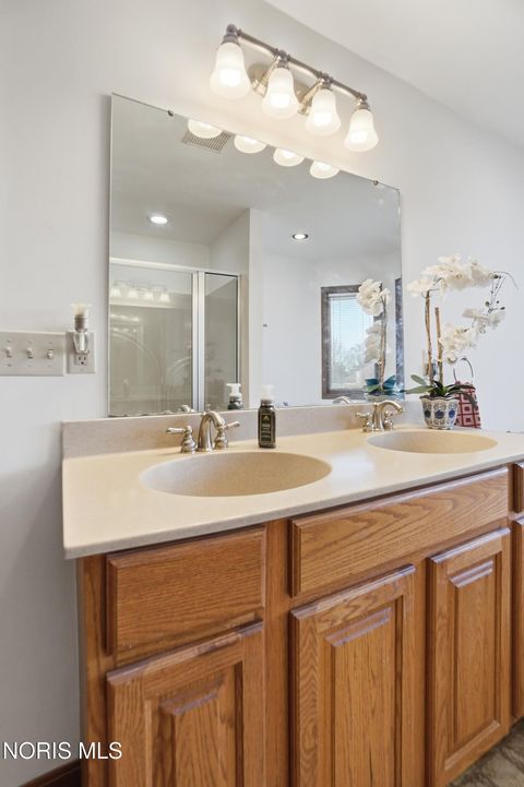 Tiny photo for 2118 S Lake Court, Findlay, OH 45840 (MLS # 10006008)