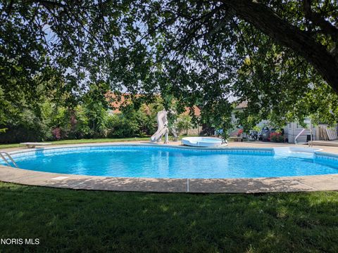 Tiny photo for 2118 S Lake Court, Findlay, OH 45840 (MLS # 10006008)