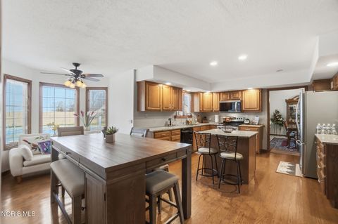 Tiny photo for 2118 S Lake Court, Findlay, OH 45840 (MLS # 10006008)