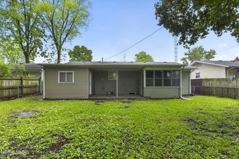 Tiny photo for 1489 Amesbury Road, Toledo, OH 43612 (MLS # 10008336)