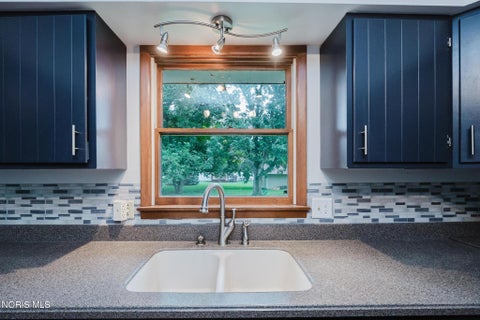 Tiny photo for 2505 Oakmont Drive, Findlay, OH 45840 (MLS # 10010397)