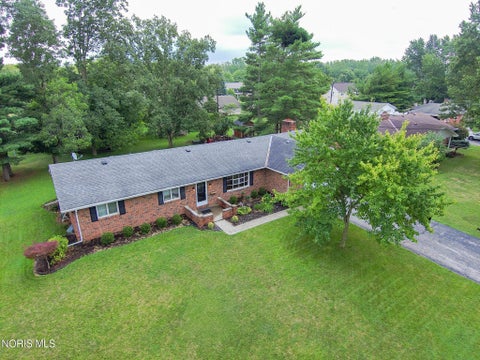 Tiny photo for 2505 Oakmont Drive, Findlay, OH 45840 (MLS # 10010397)