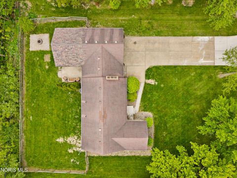 Tiny photo for 604 Valley Drive, Rossford, OH 43460 (MLS # 10007890)