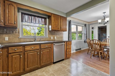 Tiny photo for 604 Valley Drive, Rossford, OH 43460 (MLS # 10007890)