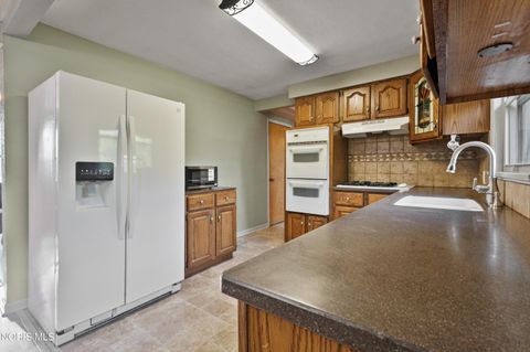 Tiny photo for 604 Valley Drive, Rossford, OH 43460 (MLS # 10007890)