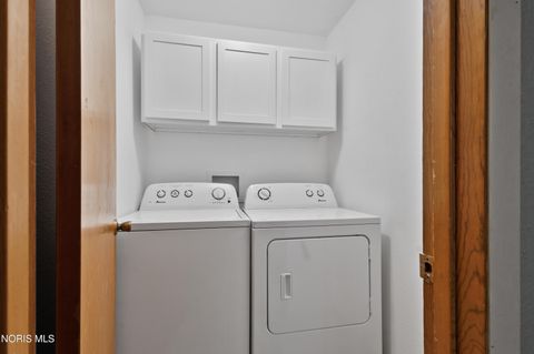 Tiny photo for 604 Valley Drive, Rossford, OH 43460 (MLS # 10007890)
