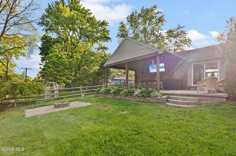 Tiny photo for 604 Valley Drive, Rossford, OH 43460 (MLS # 10007890)